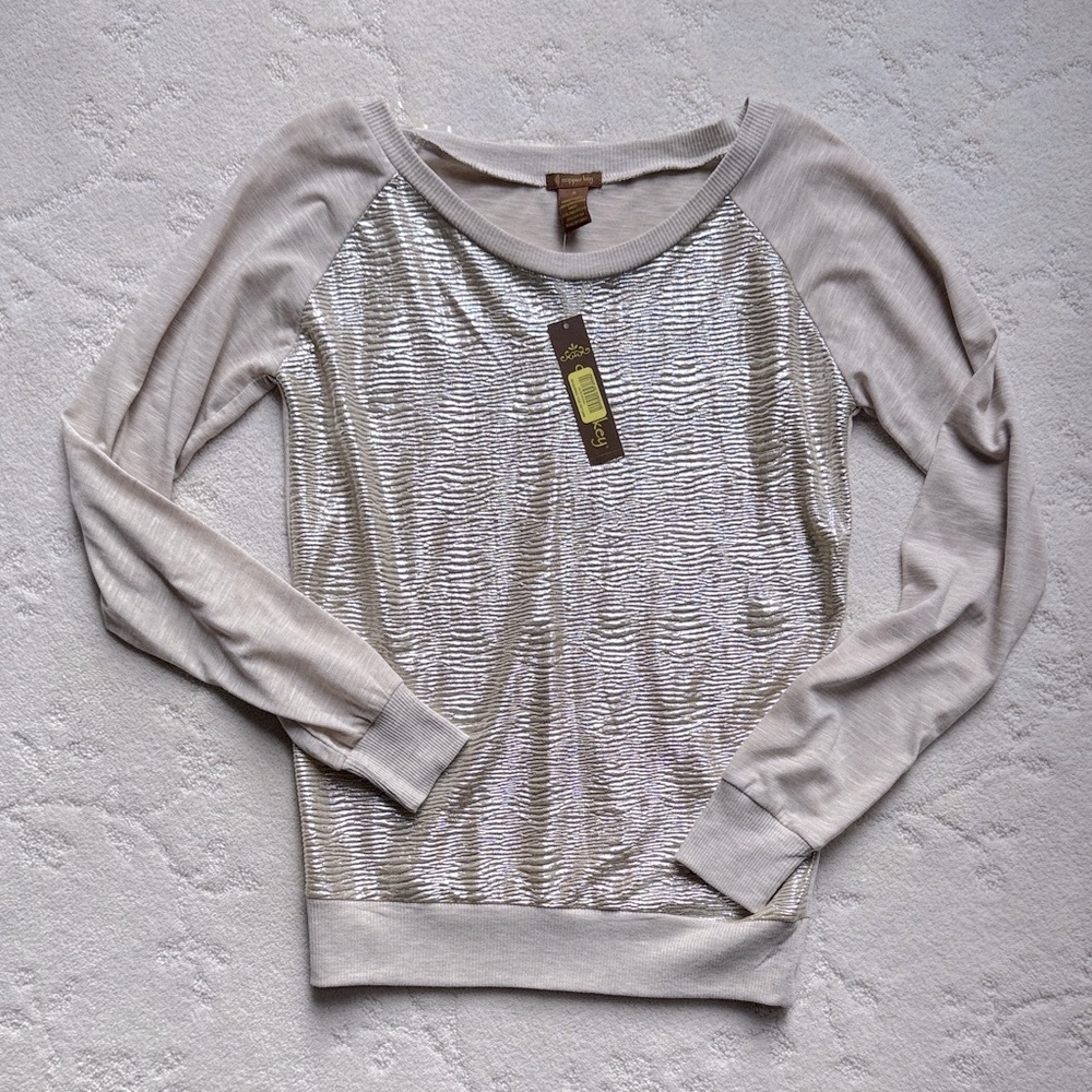 NWT Tan & Gold Metallic Shine Long Sleeve Top, Juniors Small